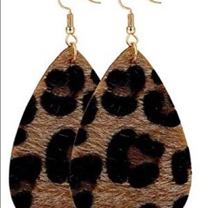 Teardrop leopard earrings